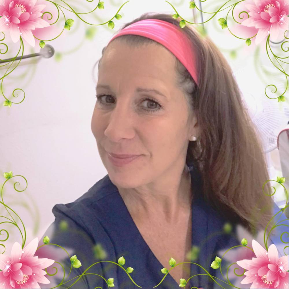 Meet your Posher, Lora